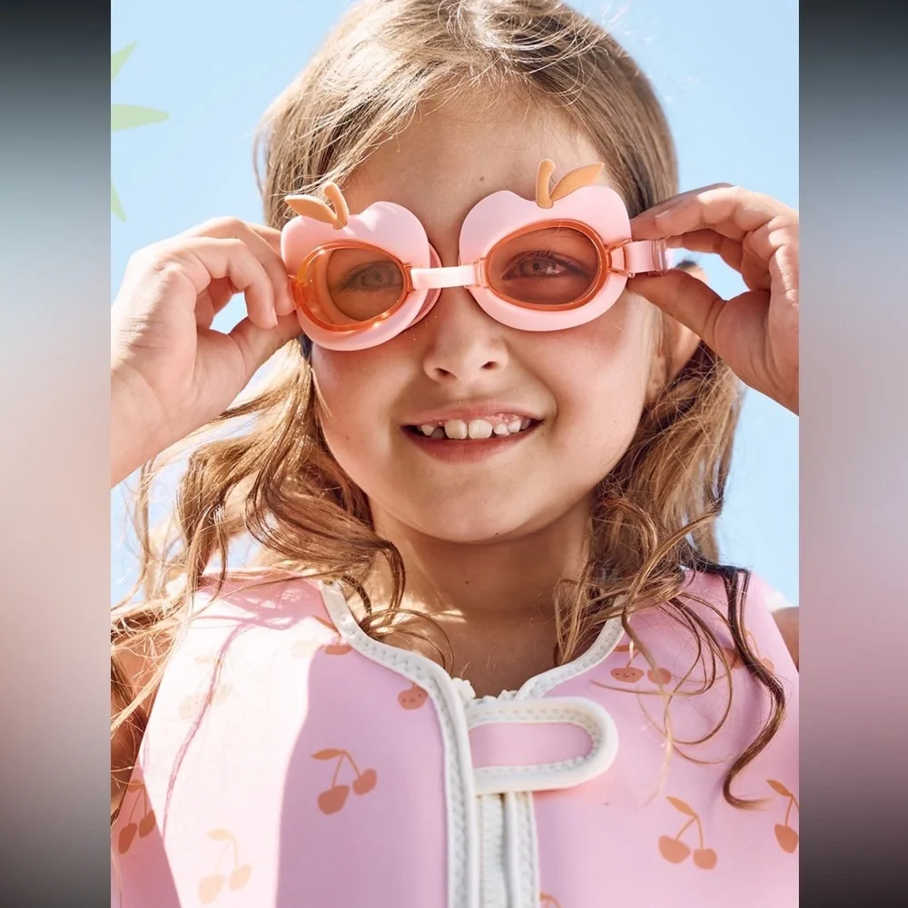 NWT SUNNYLIFE SWIMMING GOGGLES FINN THE FISH Colour Cherry